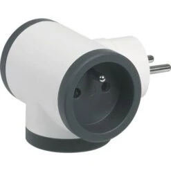 Prise électrique Multiprise Blanche Et Grise Foncée 3 Prises - 3 X 2P+T - Sortie Latérale - Legrand